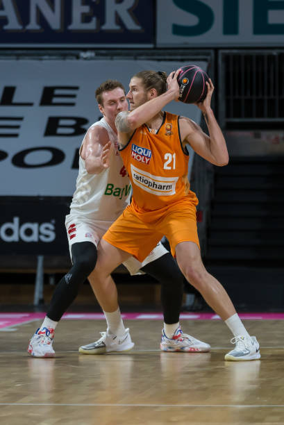 特别是在球 特别是在球