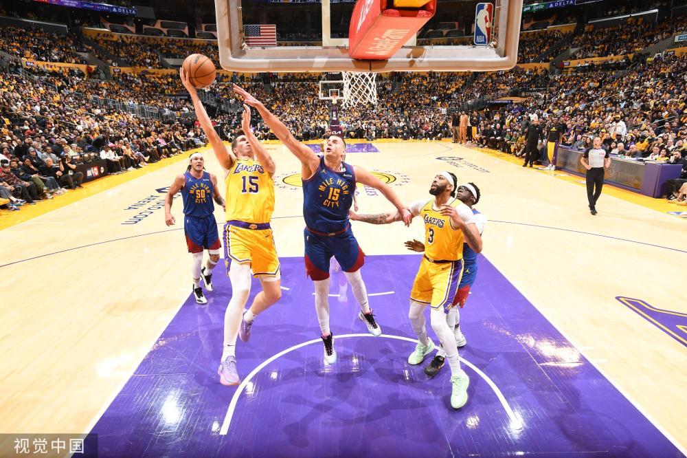 显示了他在 显示了他在