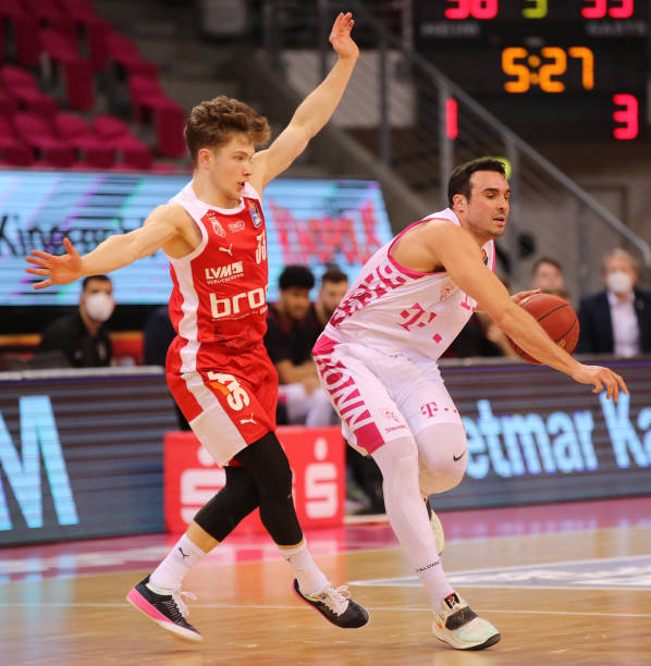 这位年轻的 这位年轻的