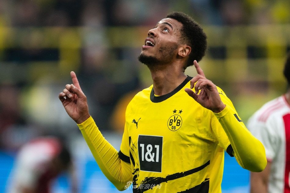 赛圈而拼搏 赛圈而拼搏